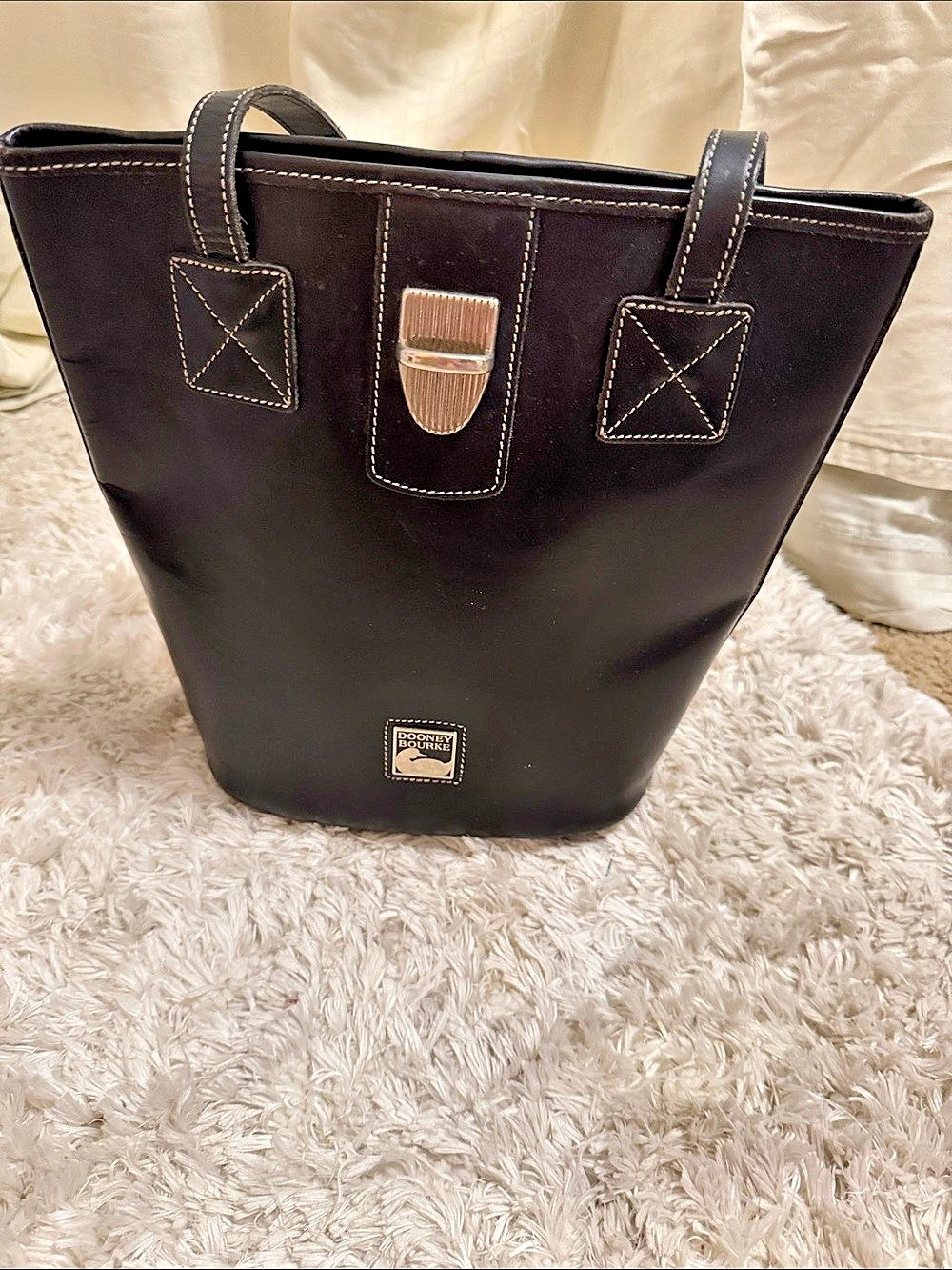 Dooney & Bourke Pebble Turnlock Sac 30 Black Tote Bag